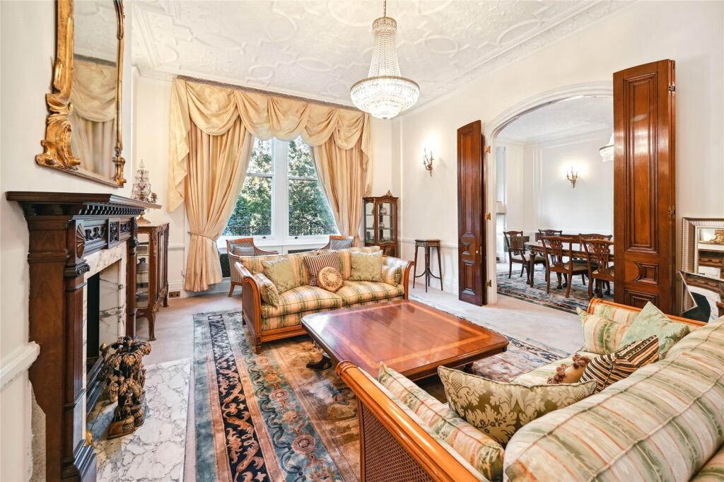 4 bed Flat for rent in Chelsea. From Chestertons Estate Agents - Knightsbridge Lettings