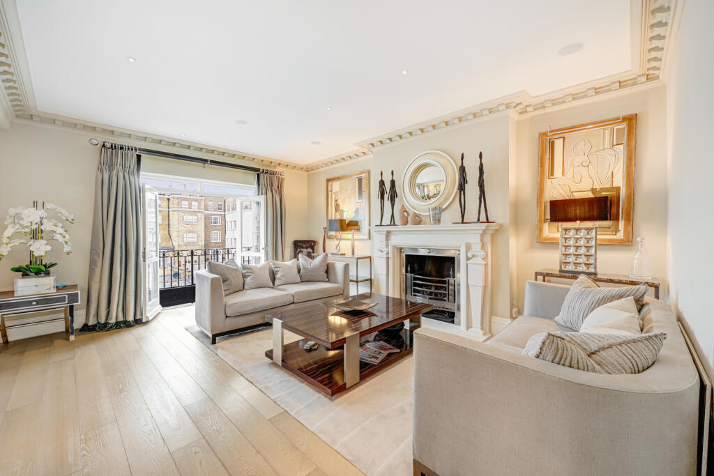 3 bed Flat for rent in Chelsea. From Chestertons Estate Agents - Knightsbridge Lettings