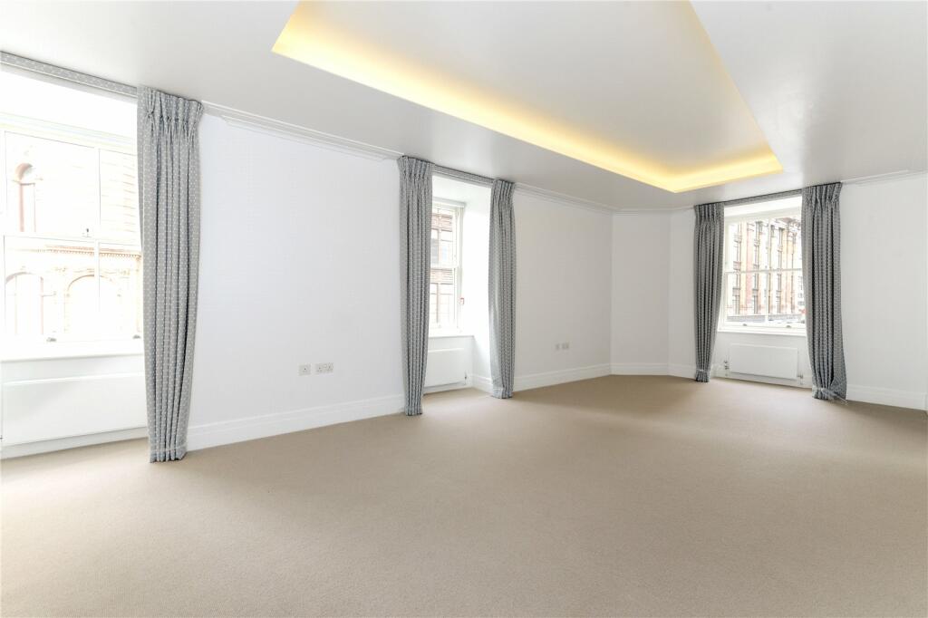 1 bed Mid Terraced House for rent in Chelsea. From Chestertons Estate Agents - Knightsbridge Lettings