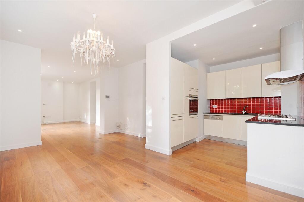 2 bed Mid Terraced House for rent in Chelsea. From Chestertons Estate Agents - Knightsbridge Lettings