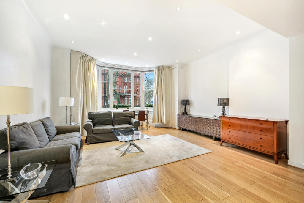 1 bed 1st Floor Flat for rent in Chelsea. From Chestertons - Chelsea