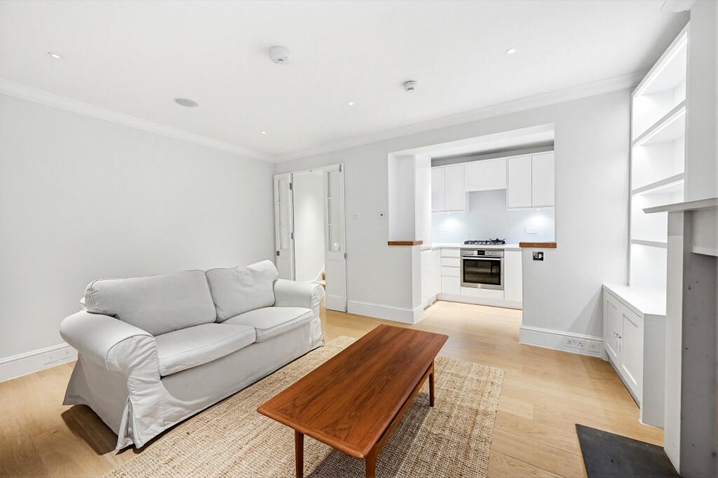 5 bed Mid Terraced House for rent in Chelsea. From Chestertons - South West Prime