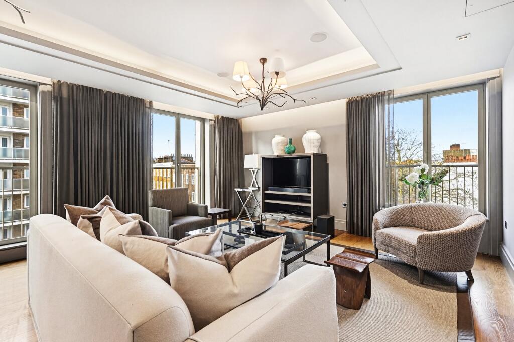 2 bed Mid Terraced House for rent in Chelsea. From Chestertons - South West Prime