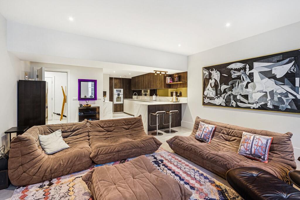 1 bed Mid Terraced House for rent in Chelsea. From Chestertons - South West Prime 1 bed Mid Terraced House for rent in Chelsea. From Chestertons - South West Prime