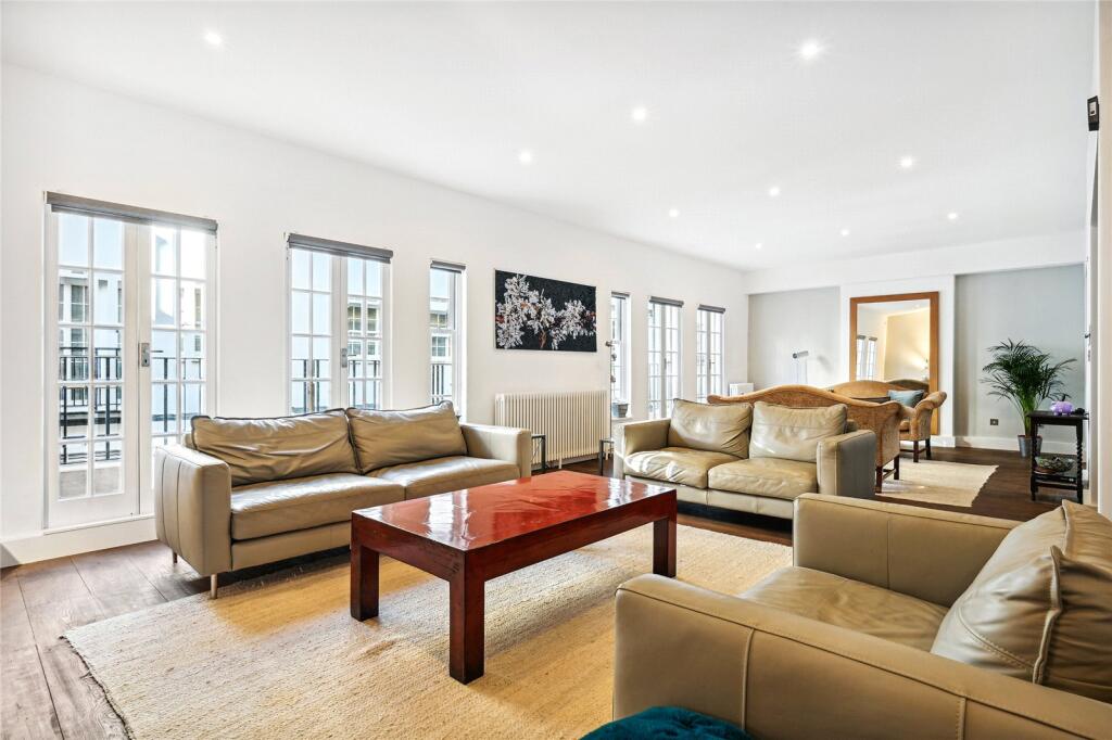 5 bed Mid Terraced House for rent in Chelsea. From Chestertons - South West Prime