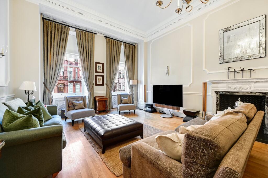 3 bed Mid Terraced House for rent in Chelsea. From Chestertons - South West Prime