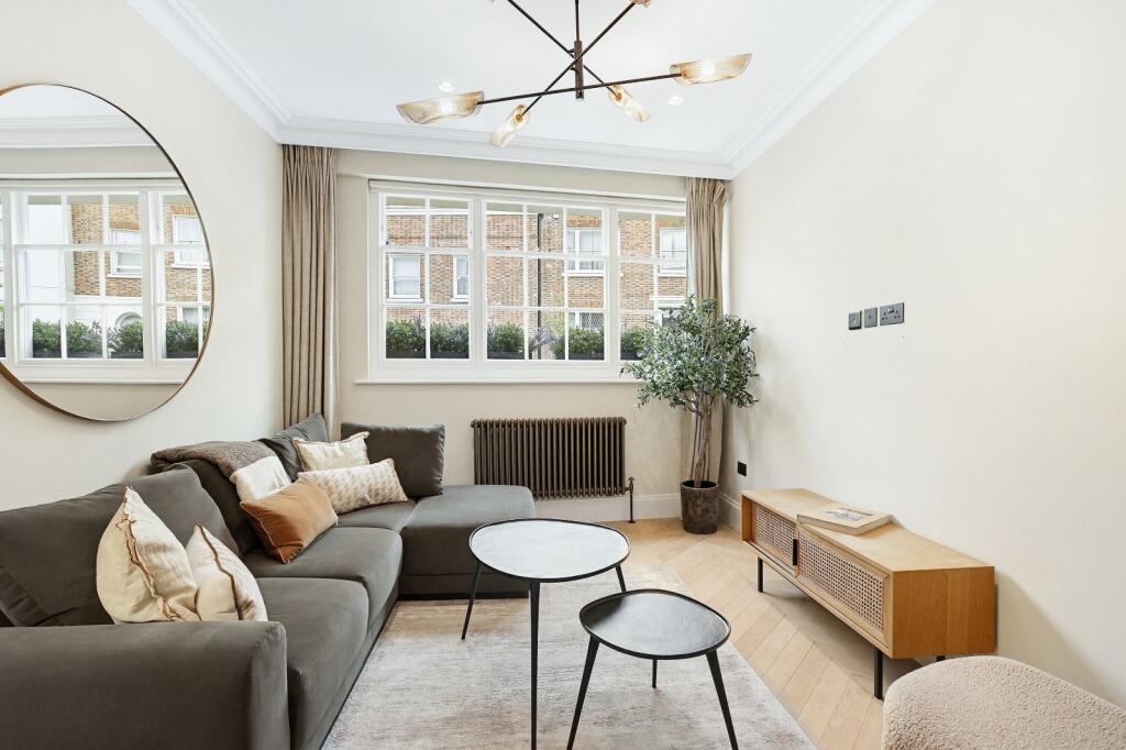 3 bed Mid Terraced House for rent in Chelsea. From Chestertons - South West Prime