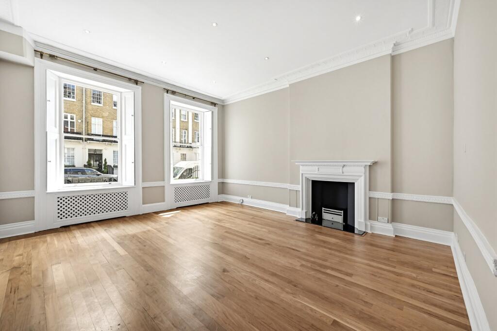 4 bed Mid Terraced House for rent in Chelsea. From Chestertons - South West Prime