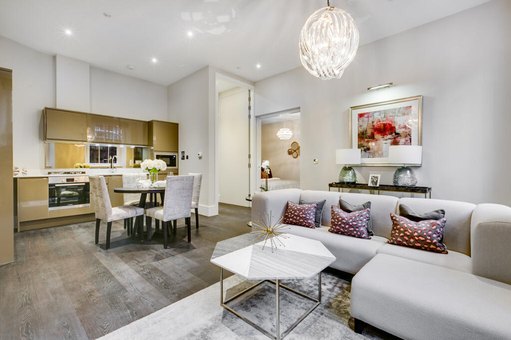 1 bed Mid Terraced House for rent in Chelsea. From Chestertons - South West Prime