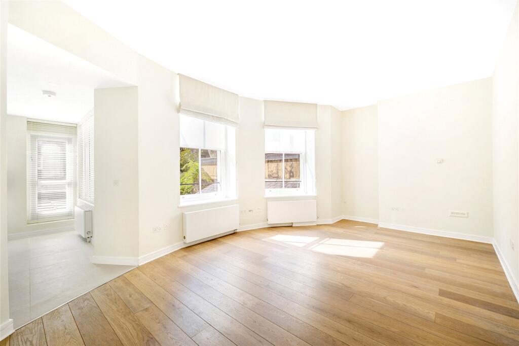1 bed Mid Terraced House for rent in Chelsea. From Chestertons - South West Prime