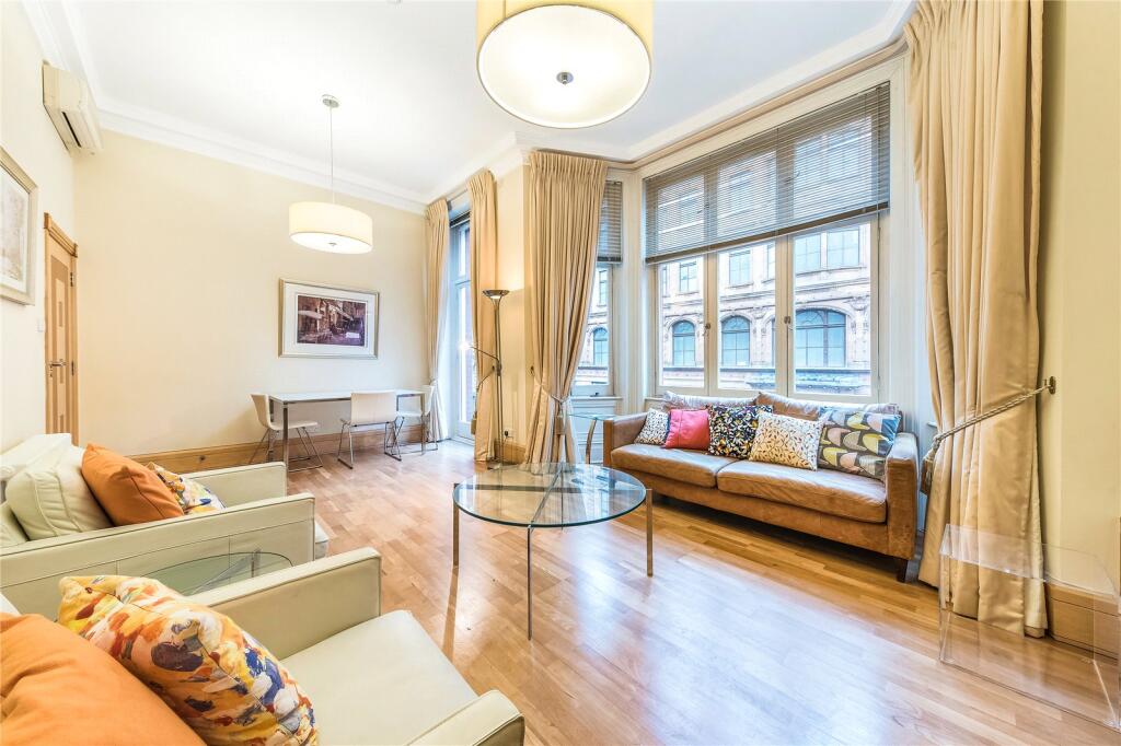 2 bed Mid Terraced House for rent in Chelsea. From Chestertons - South West Prime