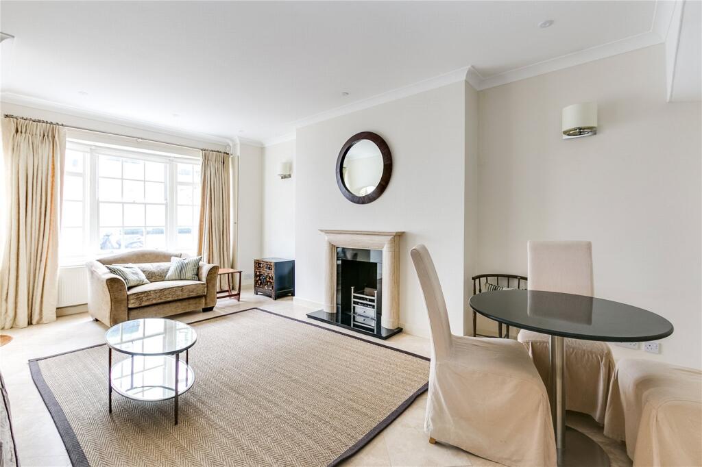 3 bed Mid Terraced House for rent in Chelsea. From Chestertons - South West Prime