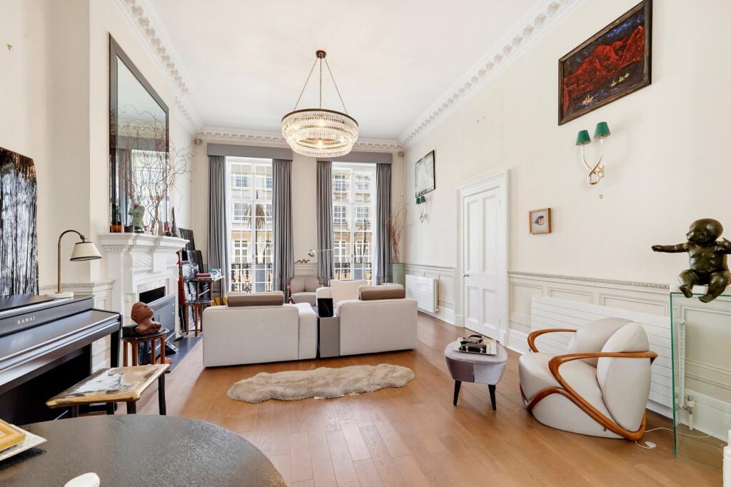 4 bed Mid Terraced House for rent in Chelsea. From Chestertons - South West Prime