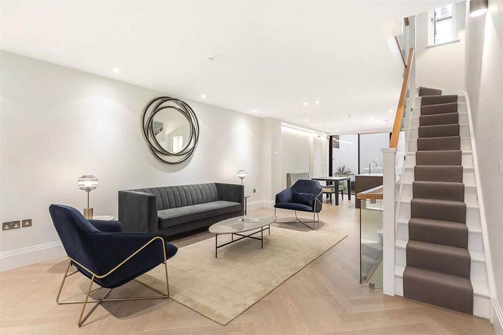 3 bed Mid Terraced House for rent in Chelsea. From Chestertons - South West Prime