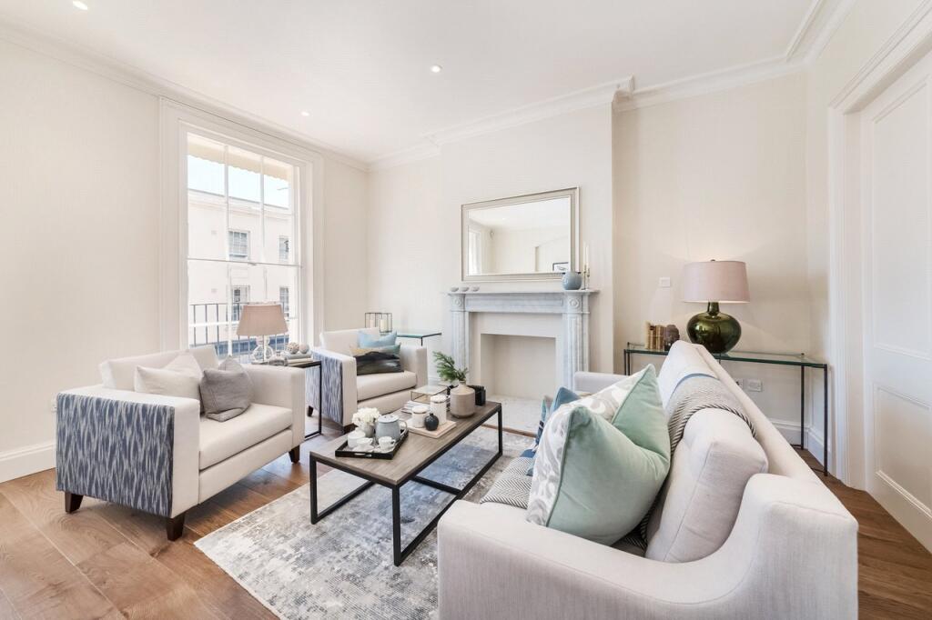 3 bed Mid Terraced House for rent in Chelsea. From Chestertons - South West Prime
