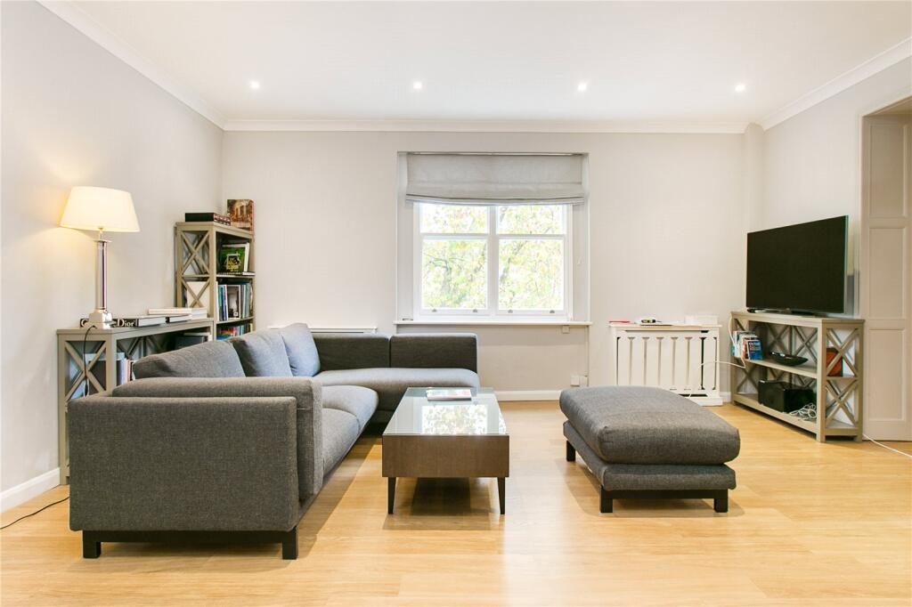 3 bed Mid Terraced House for rent in Chelsea. From Chestertons - South West Prime