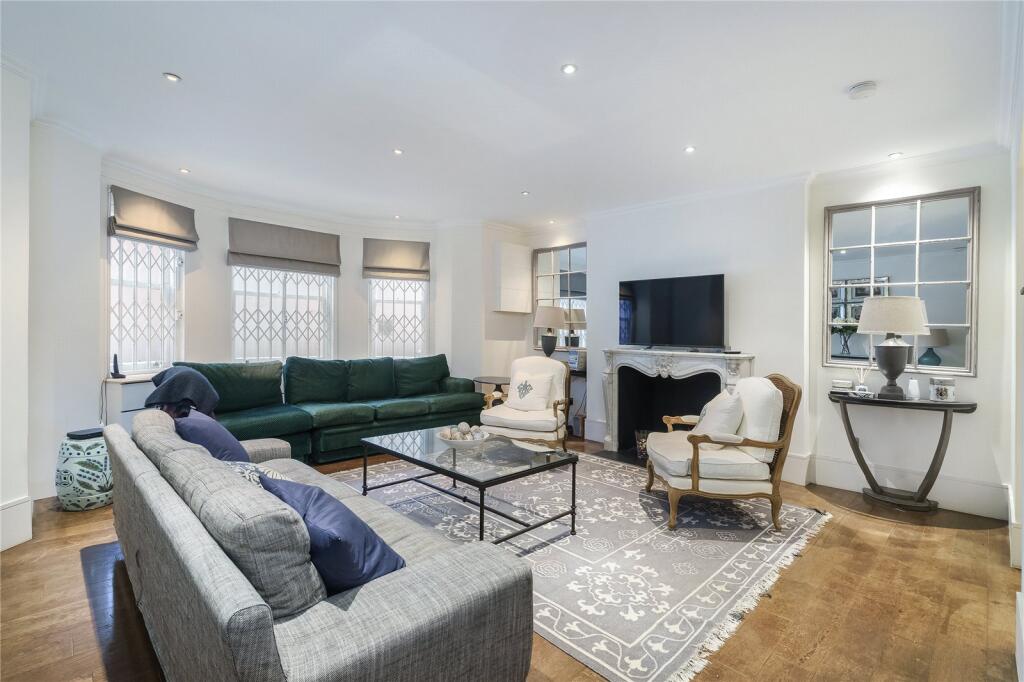 3 bed Mid Terraced House for rent in Chelsea. From Chestertons - South West Prime