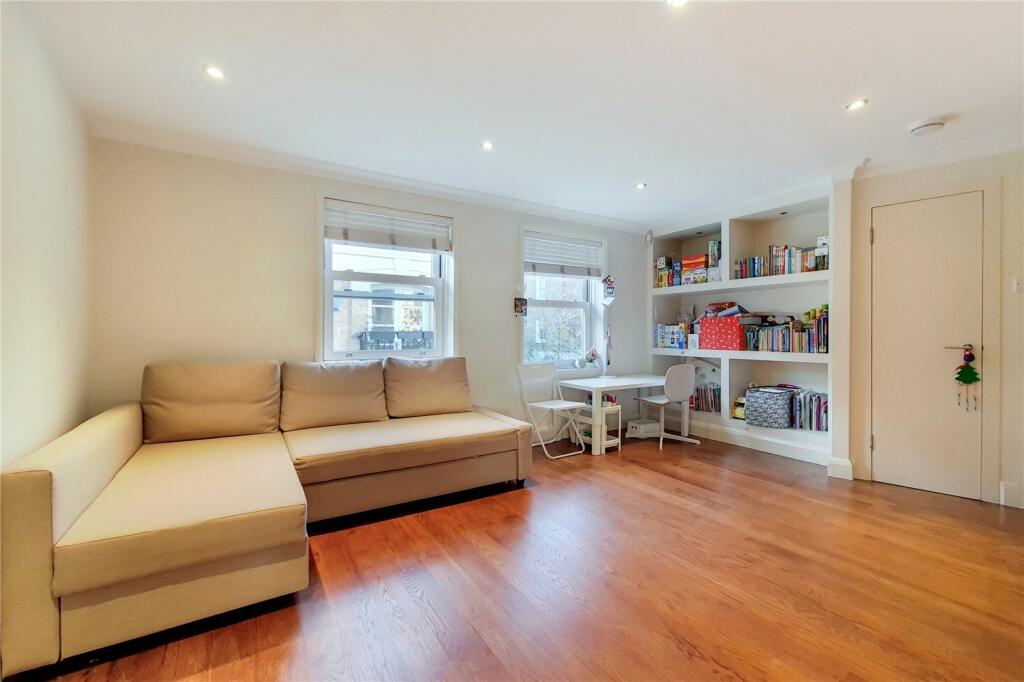 3 bed Mews for rent in Paddington. From Chestertons Estate Agents - Little Venice Lettings