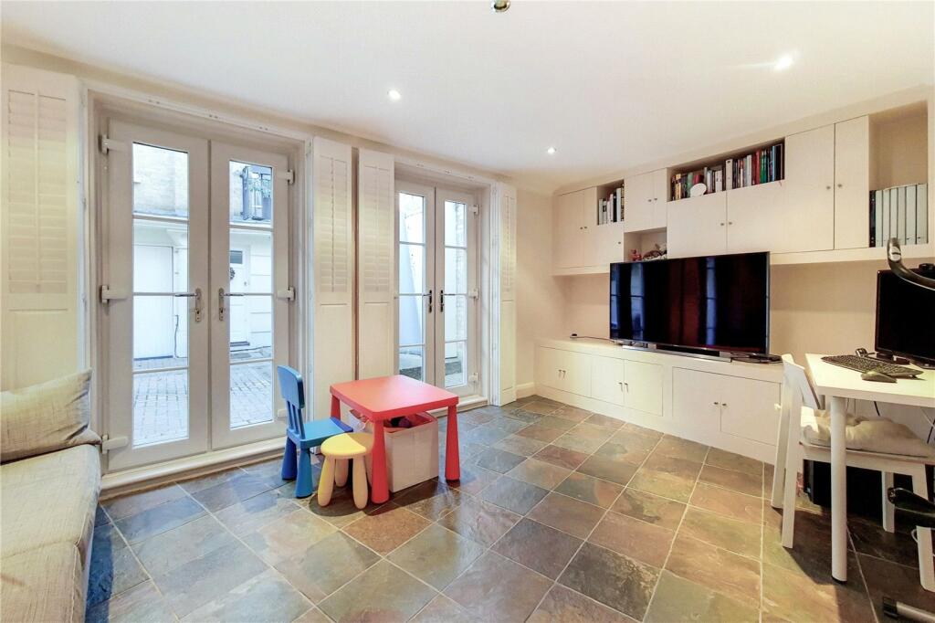 3 bed Mews for rent in Paddington. From Chestertons Estate Agents - Little Venice Lettings