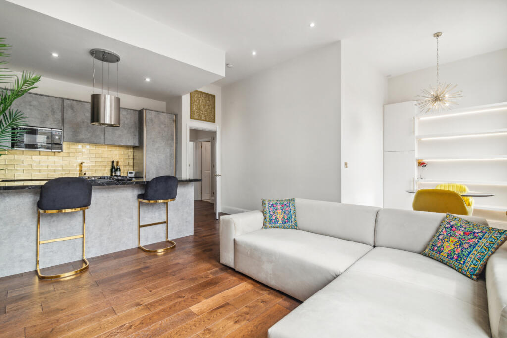 2 bed Flat for rent in Hampstead. From Chestertons Estate Agents - Little Venice Lettings