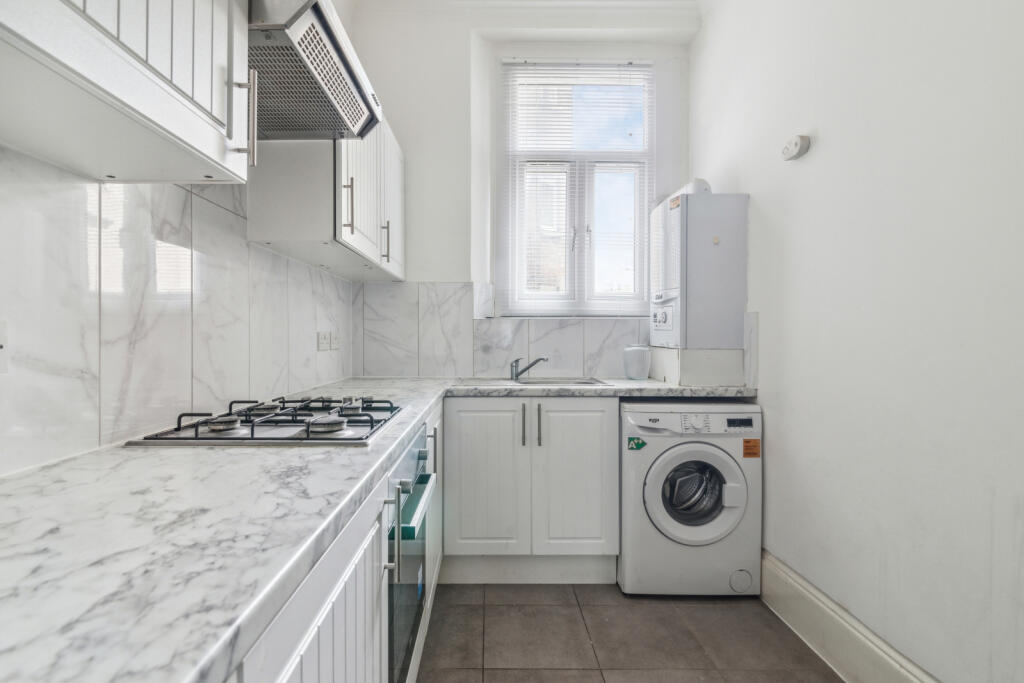 4 bed Flat for rent in Paddington. From Chestertons Estate Agents - Little Venice Lettings