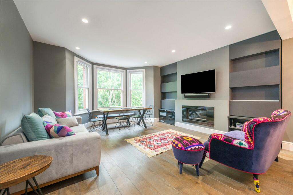 3 bed Flat for rent in Paddington. From Chestertons Estate Agents - Little Venice Lettings