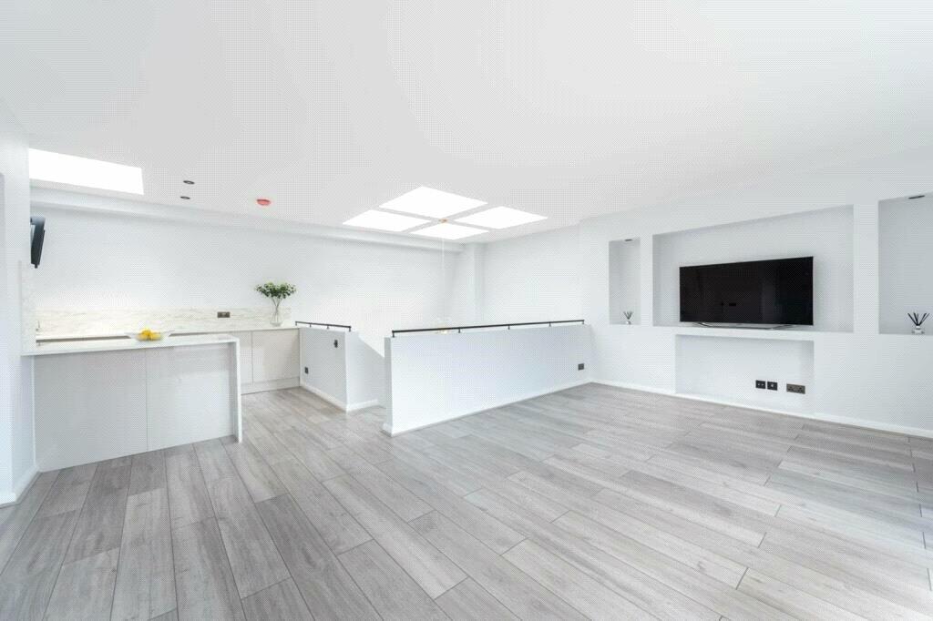3 bed Flat for rent in Paddington. From Chestertons Estate Agents - Little Venice Lettings