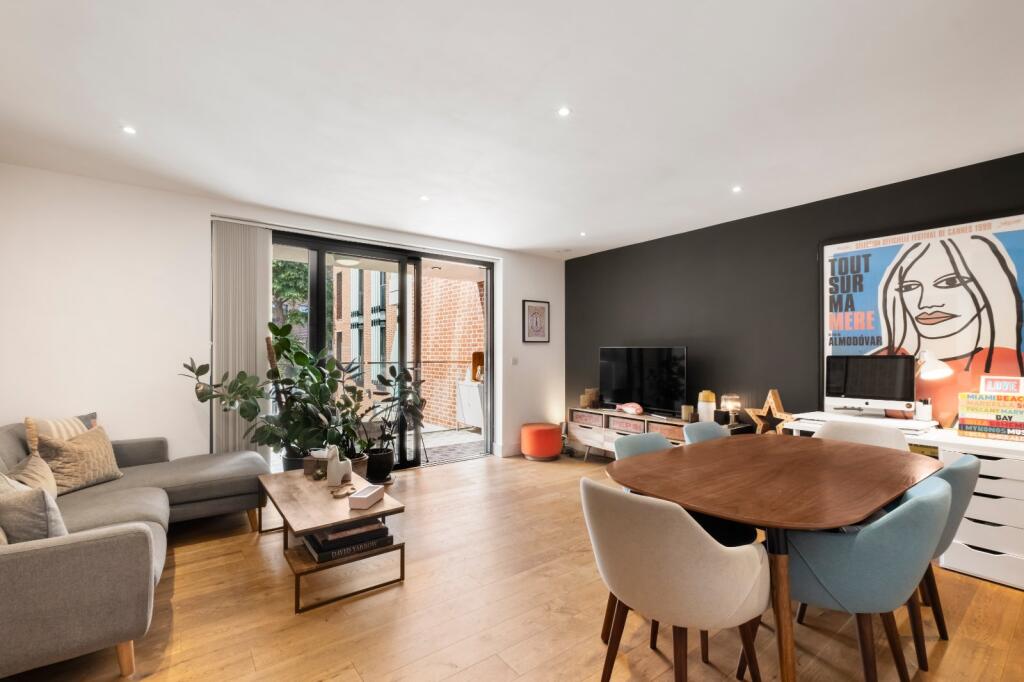 1 bed 1st Floor Flat for rent in Paddington. From Chestertons Estate Agents - Little Venice Lettings