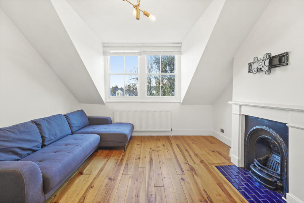 2 bed 1st Floor Flat for rent in Hampstead. From Chestertons Estate Agents - Little Venice Lettings