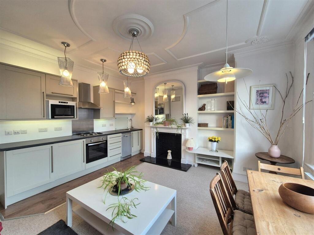 2 bed 1st Floor Flat for rent in Willesden. From Chestertons Estate Agents - Little Venice Lettings