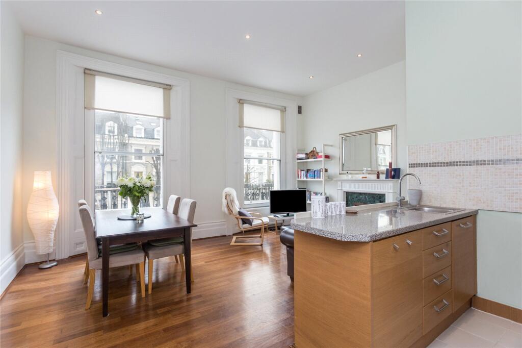 1 bed Mid Terraced House for rent in Paddington. From Chestertons Estate Agents - Little Venice Lettings
