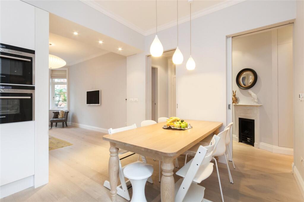 3 bed 1st Floor Flat for rent in Paddington. From Chestertons Estate Agents - Little Venice Lettings 3 bed 1st Floor Flat for rent in Paddington. From Chestertons Estate Agents - Little Venice Lettings