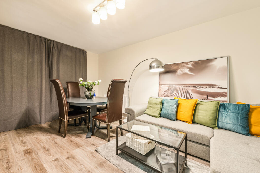 3 bed 1st Floor Flat for rent in Paddington. From Chestertons Estate Agents - Little Venice Lettings 3 bed 1st Floor Flat for rent in Paddington. From Chestertons Estate Agents - Little Venice Lettings