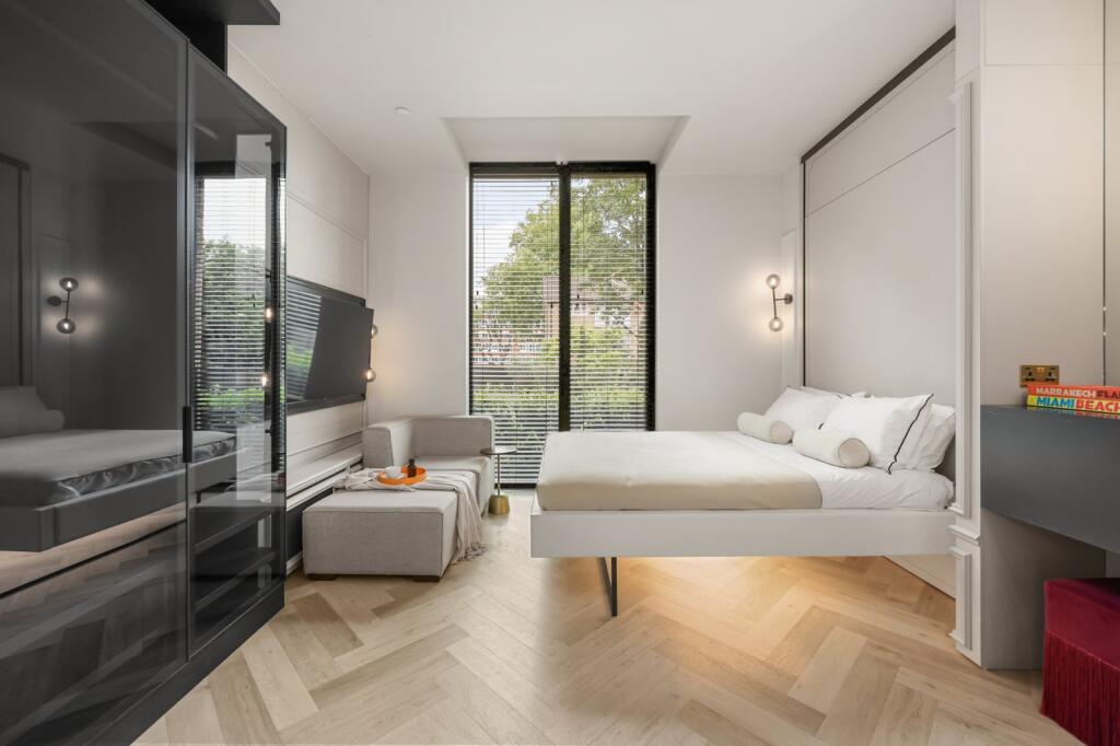 4 bed 1st Floor Flat for rent in Willesden. From Chestertons Estate Agents - Little Venice Lettings 4 bed 1st Floor Flat for rent in Willesden. From Chestertons Estate Agents - Little Venice Lettings