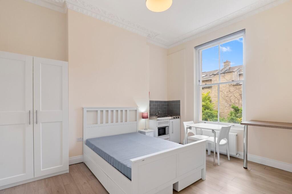4 bed 1st Floor Flat for rent in Paddington. From Chestertons Estate Agents - Little Venice Lettings