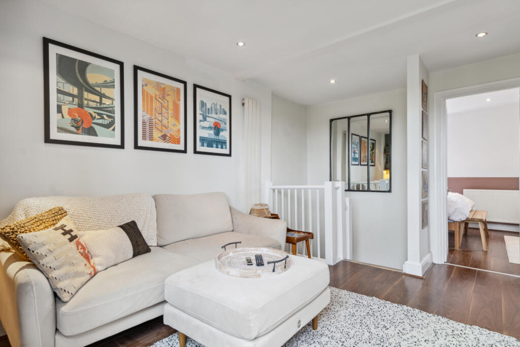 1 bed 1st Floor Flat for rent in Paddington. From Chestertons Estate Agents - Little Venice Lettings