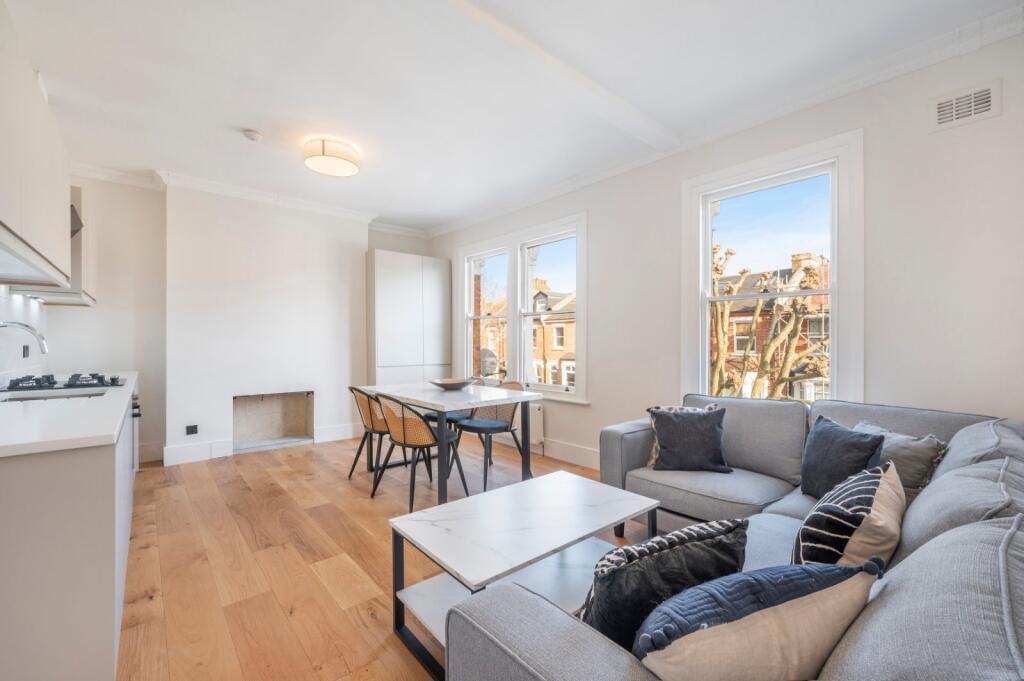 3 bed 1st Floor Flat for rent in Paddington. From Chestertons Estate Agents - Little Venice Lettings