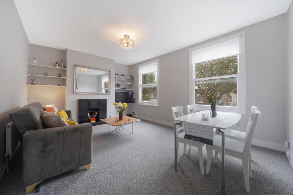 1 bed 1st Floor Flat for rent in Paddington. From Chestertons Estate Agents - Little Venice Lettings