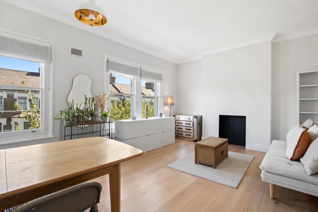 2 bed 1st Floor Flat for rent in Paddington. From Chestertons Estate Agents - Little Venice Lettings