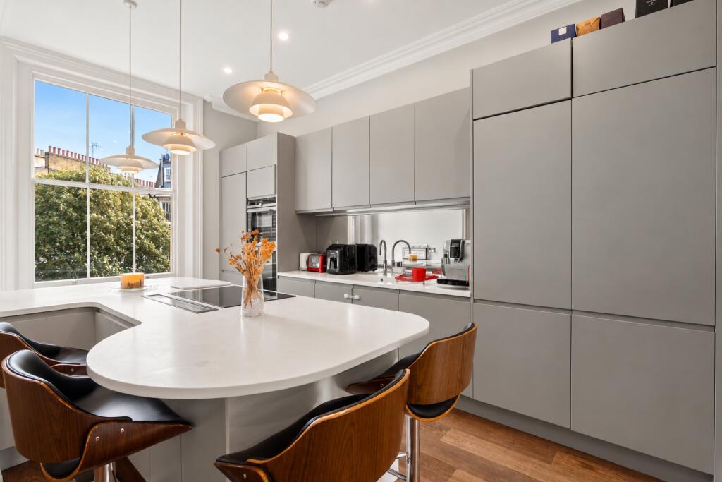2 bed 1st Floor Flat for rent in Paddington. From Chestertons Estate Agents - Little Venice Lettings