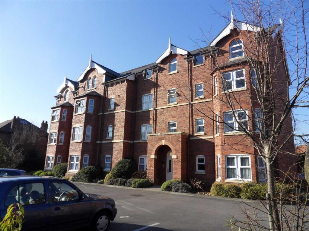 2 bed 1st Floor Flat for rent in Sale. From Ashworth Holme - Sale