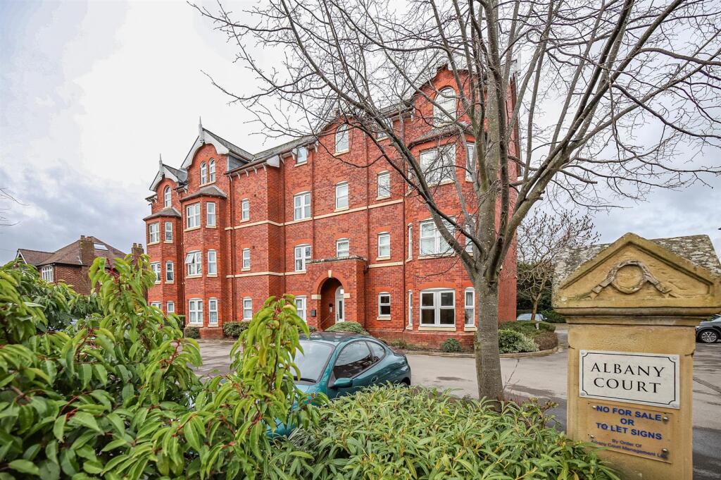 2 bed 1st Floor Flat for rent in Sale. From Ashworth Holme - Sale