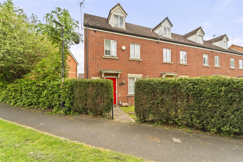 4 bed End of Terrace for rent in Stretford. From Ashworth Holme - Sale 4 bed End of Terrace for rent in Stretford. From Ashworth Holme - Sale