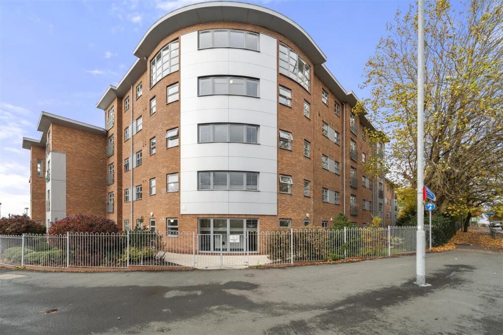 2 bed Apartment for rent in Stretford. From Ashworth Holme - Sale 2 bed Apartment for rent in Stretford. From Ashworth Holme - Sale