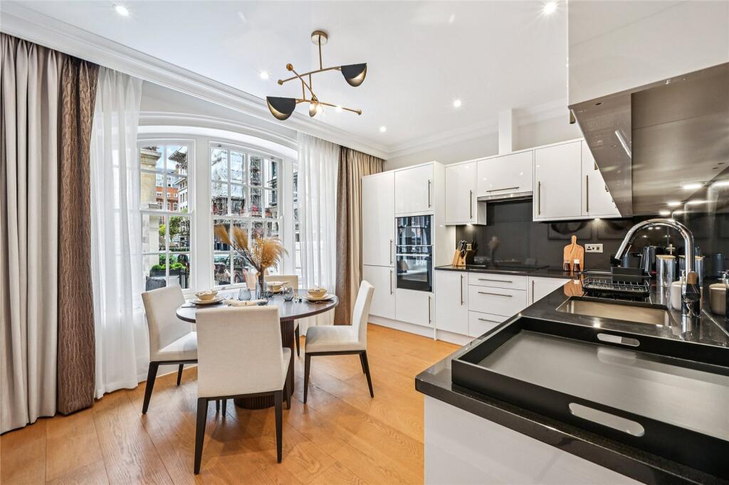 2 bed Mid Terraced House for rent in Westminster. From Chestertons Estate Agents - Mayfair Lettings
