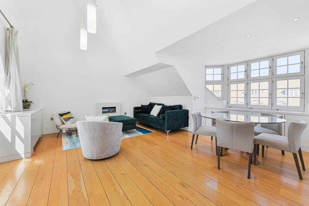 3 bed 1st Floor Flat for rent in Westminster. From Chestertons Estate Agents - Mayfair Lettings 3 bed 1st Floor Flat for rent in Westminster. From Chestertons Estate Agents - Mayfair Lettings