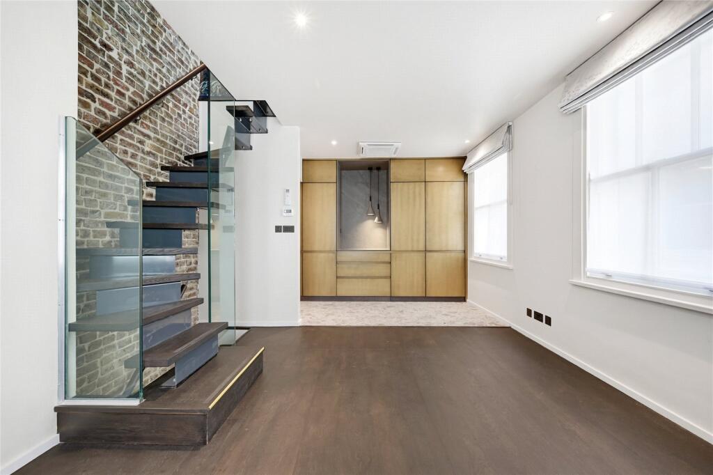 1 bed Annexe for rent in Westminster. From Chestertons Estate Agents - Mayfair Lettings 1 bed Annexe for rent in Westminster. From Chestertons Estate Agents - Mayfair Lettings