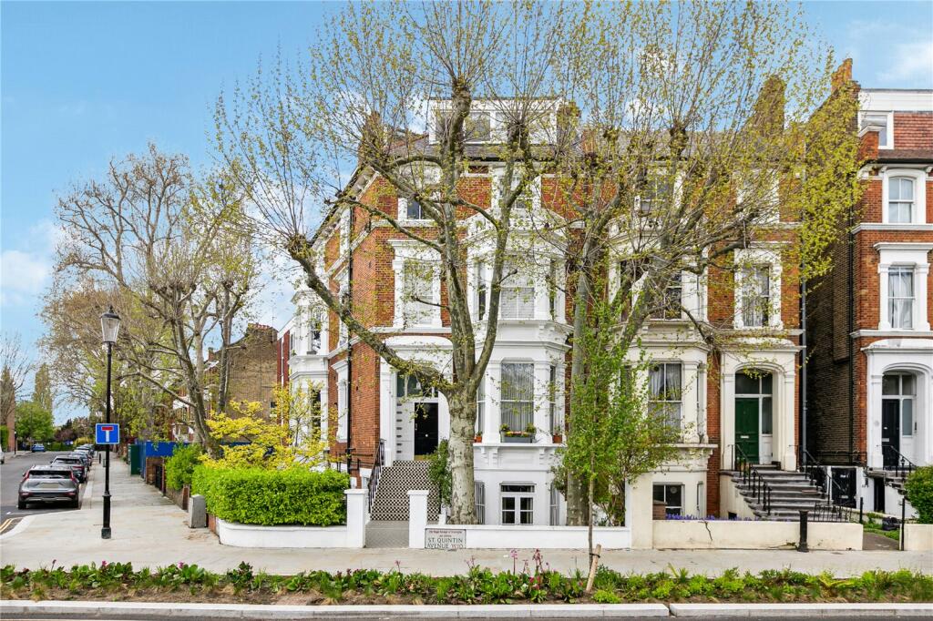 1 bed Mid Terraced House for rent in Kensington. From Chestertons Estate Agents - Notting Hill Lettings