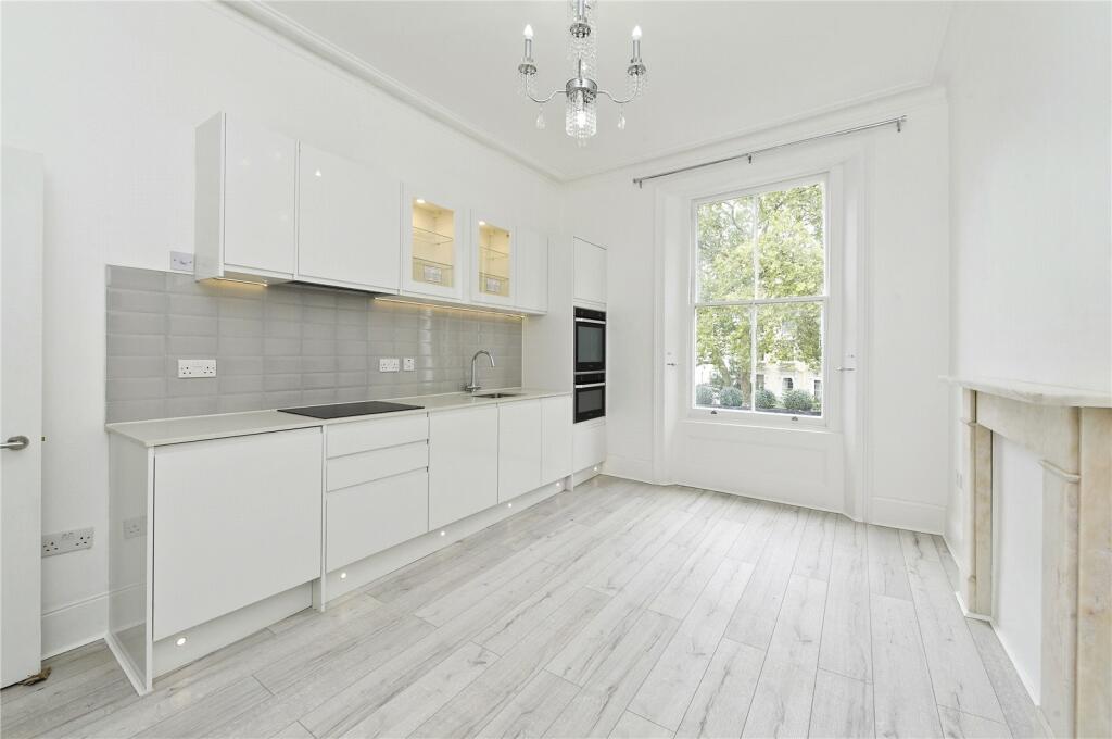 2 bed Mid Terraced House for rent in Paddington. From Chestertons Estate Agents - Notting Hill Lettings