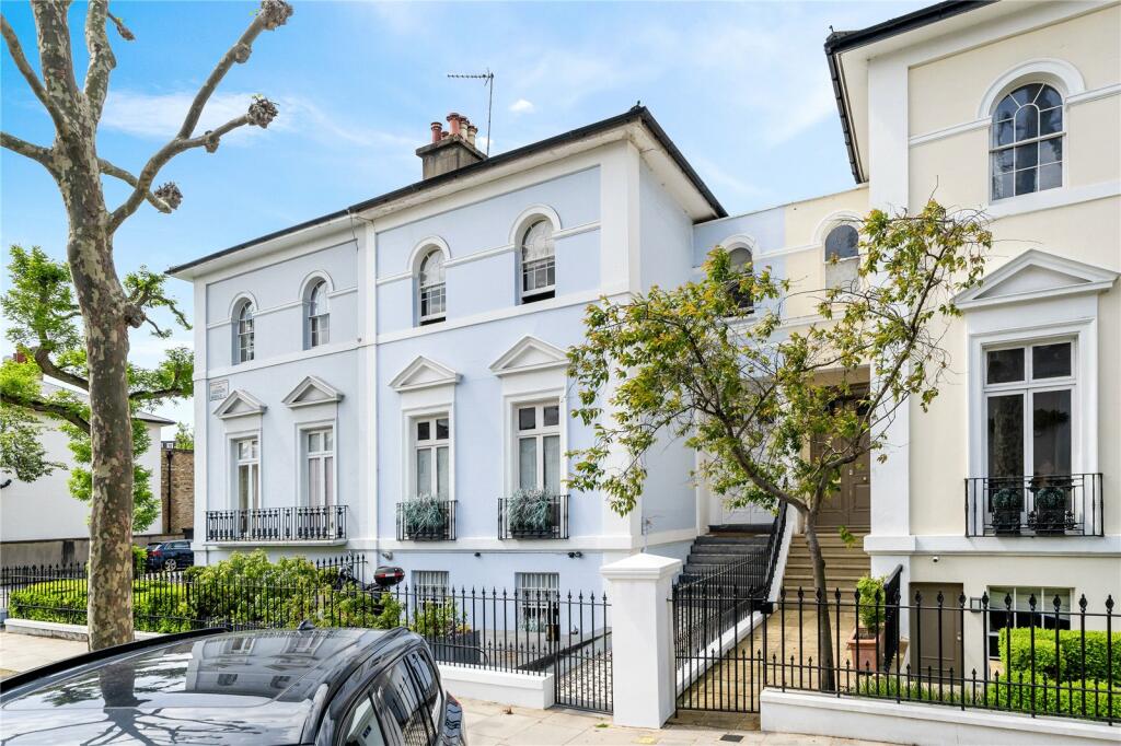 4 bed End Terraced House for rent in Kensington. From Chestertons Estate Agents - Notting Hill Lettings